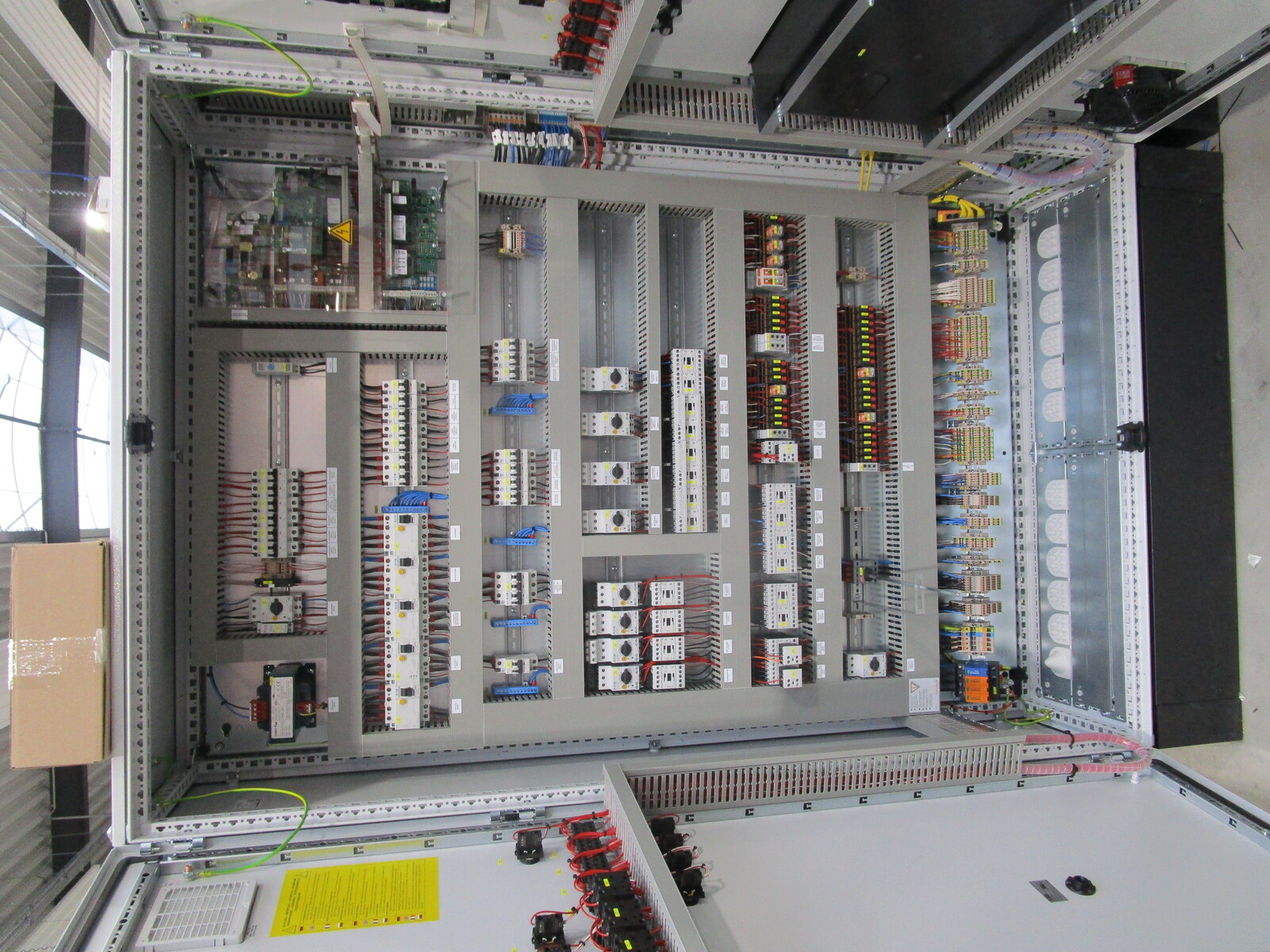 Schaltschrank Legestall/ Nat. Nova 270 3E, Viper intern